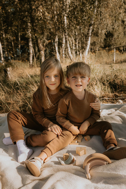 Komplet dresowy dziecięcy gładki brązowy| Habi Kids