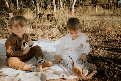 Komplet dresowy dziecięcy gładki brązowy| Habi Kids