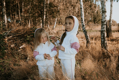 Bluza dresowa dziewczęca z kapturem Cherry Girl | Habi Kids