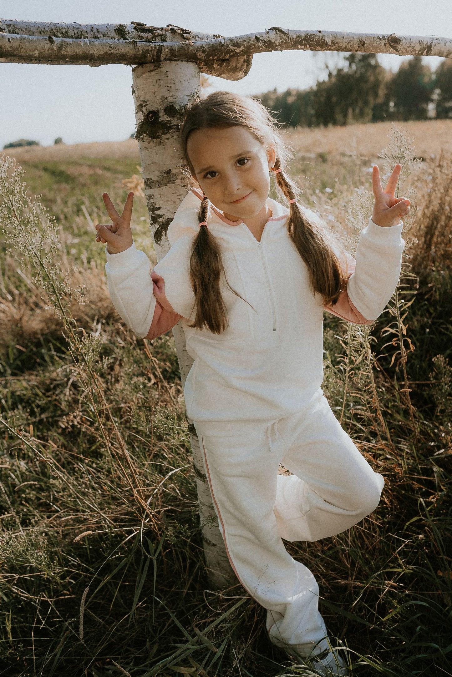 Bluza dresowa dziewczęca z kapturem Cherry Girl | Habi Kids