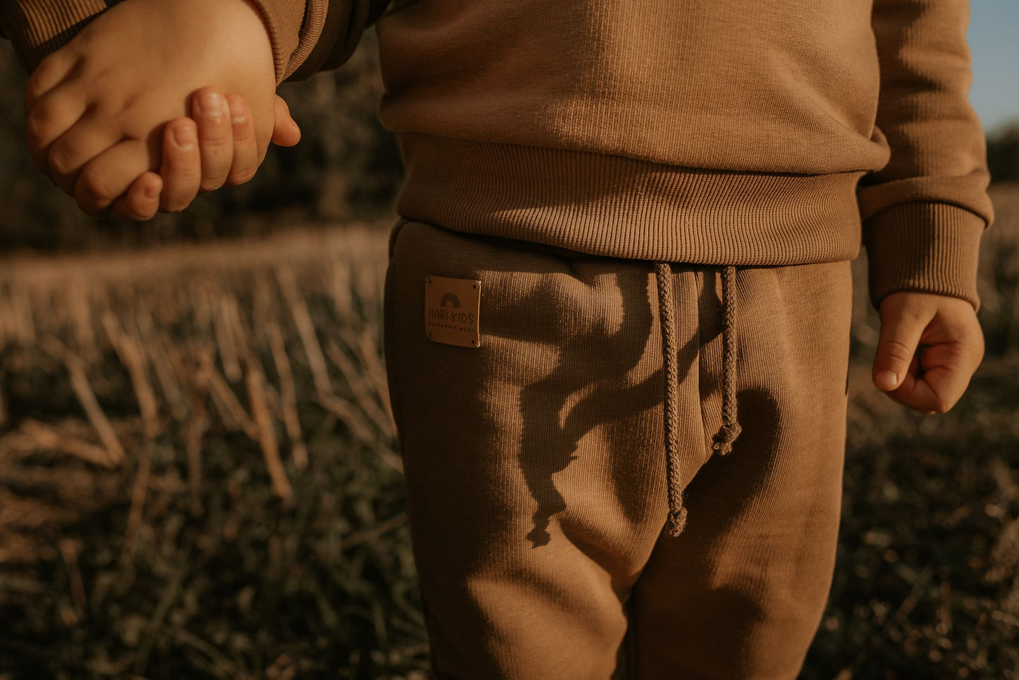 Spodnie dresowe dziecięce gładkie brązowe | Habi Kids