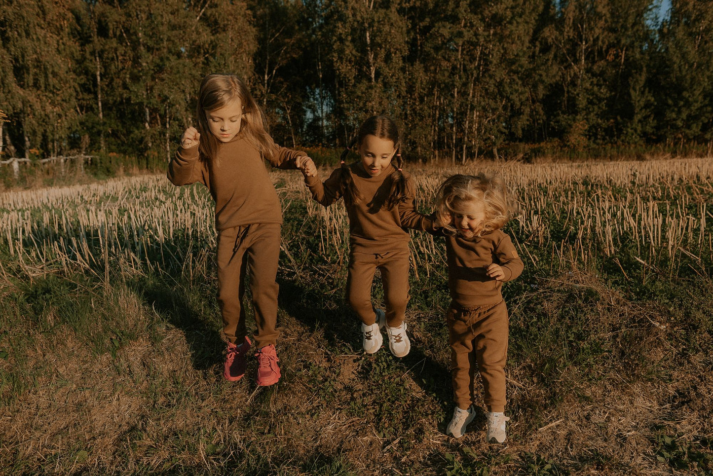 Spodnie dresowe dziecięce gładkie brązowe | Habi Kids