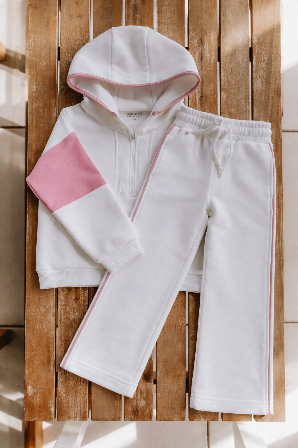 Komplet dresowy dziewczęcy Cherry Girl | Bluza + Spodnie | Habi Kids